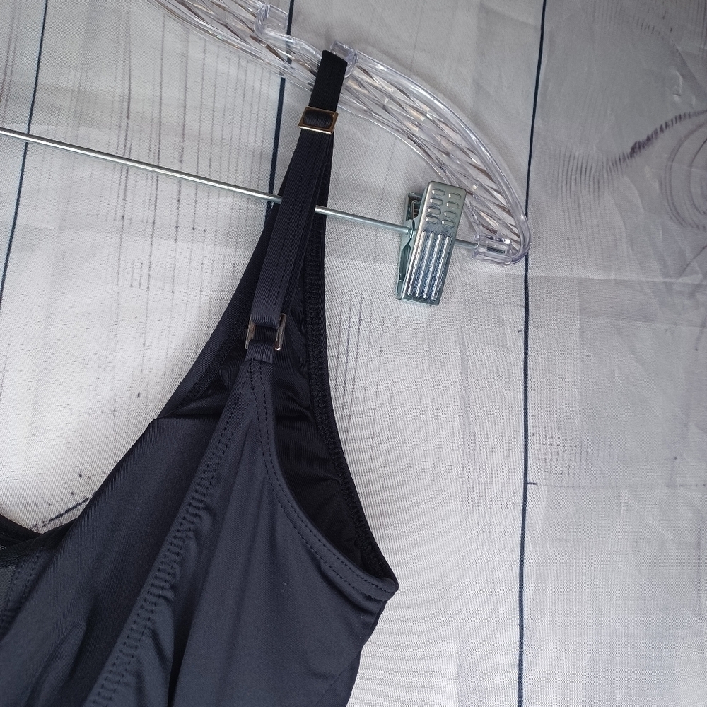 La Blanca Island Goddess Minimalist Black One-Piece Swimsuit - Picture 6 of 9